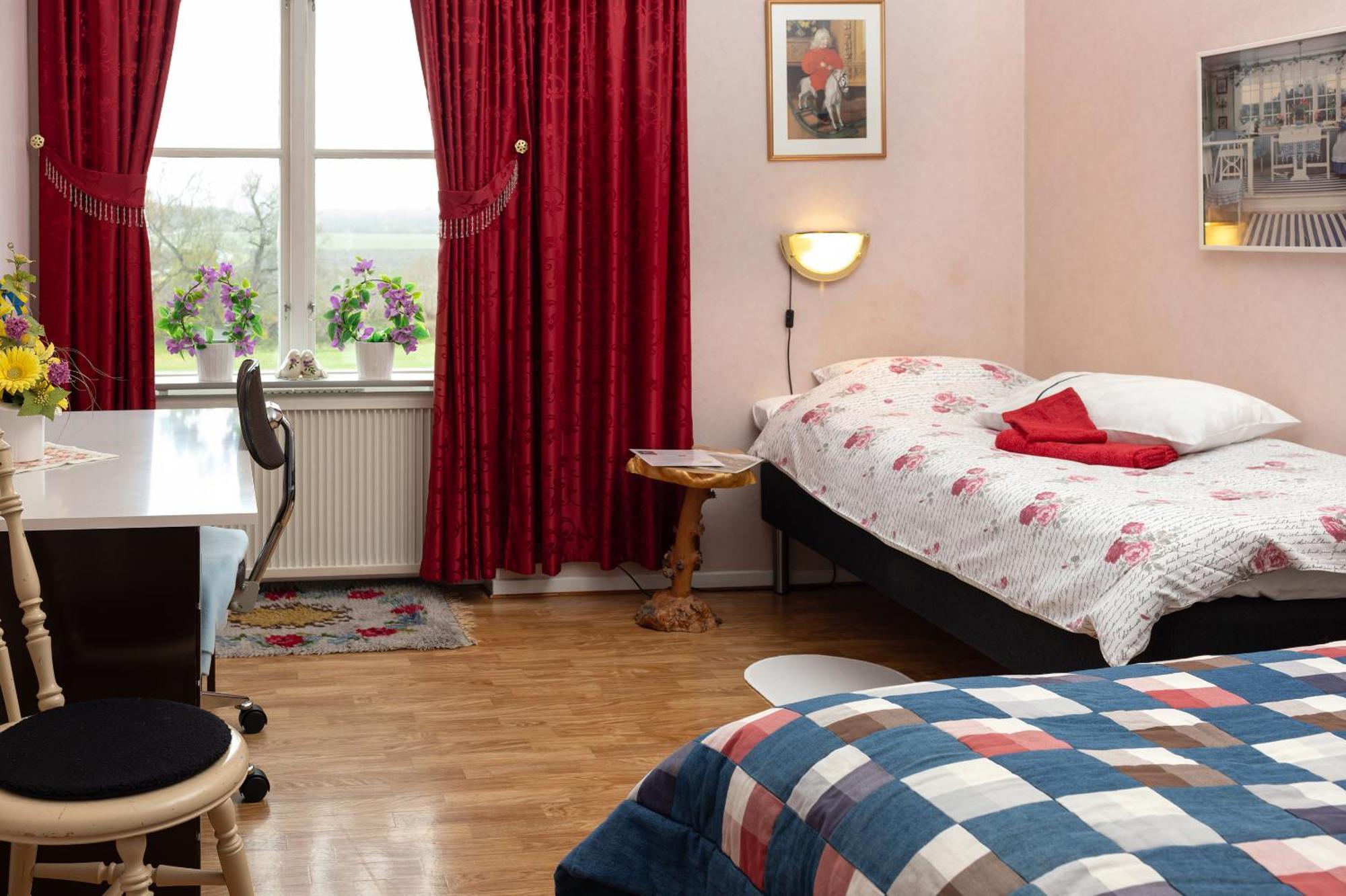 Christinas Gaestgifveri B&B Ervalla Dış mekan fotoğraf