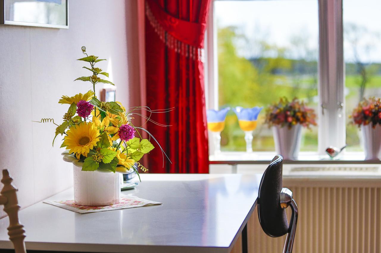 Christinas Gaestgifveri B&B Ervalla Dış mekan fotoğraf